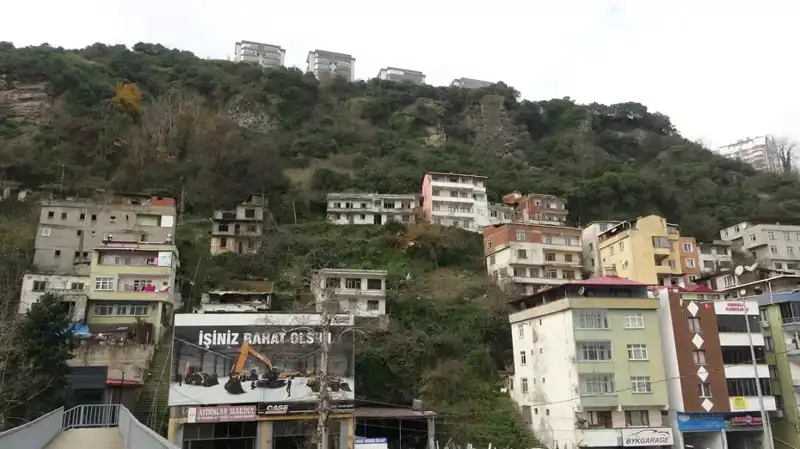 Trabzon'daki Olumsuz Koşullar: 17 Yıldır Ölümle Pençeleşen Mahalleye Çözüm