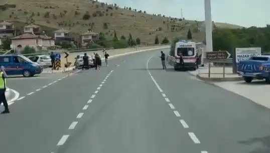 Elazığ'da Trafik Kazası: İki Araç Çarpıştı, Yaralılar Hastaneye Kaldırıldı