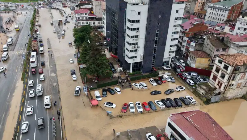 Trabzon'da Sel Felaketi: Kayıp Kişi İçin Arama Çalışmaları Devam Ediyor