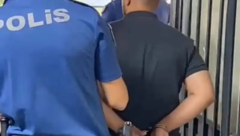 İzmir’de Polise Saldıran Şahıs Yakalandı ve Tutuklandı!