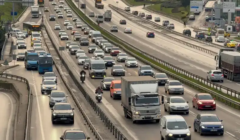 İstanbul Sabah Trafiğinde Sıkışıklık: Anadolu Yakası'nda Durum Nedir?