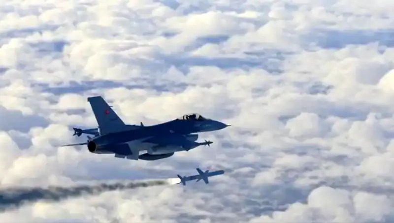 F-16 EDPOD: Tüm Testleri Geçti, Gelecek için Kritik Bir Adım
