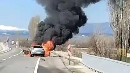 Kütahya'da Seyir Halindeki Otomobilin Alev Alev Yanması: Detaylar Ortaya Çıktı