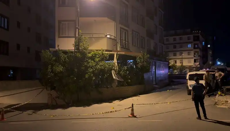 İstanbul'da Kafeye Silahlı Saldırı: Gözaltı Sayısı Artıyor