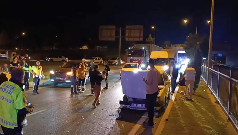 Otoyolda Meydana Gelen Kaza: İki Çocuk Da Dört Yaralı Var