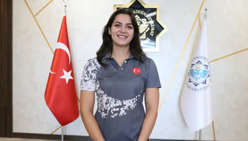 Altın Madalyalı Esra'nın Hedefi: Dünya Şampiyonluğu Yolunda Büyük Adımlar