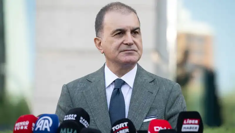 Ömer Çelik'ten Özel'e Sert Tepki: Meşru Demokratik Alanı Tehdit Ediyor!