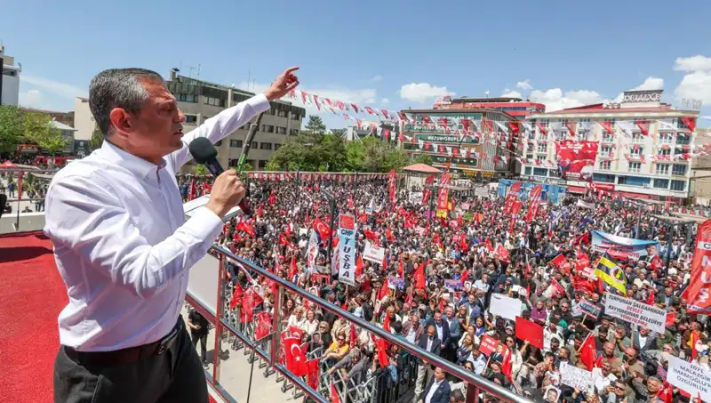 Özgür Özel: Terör Örgütünün Silah Bırakmasını Destekliyoruz