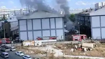 Başakşehir'de Sanayi Sitesinde Korkutan Yangın: Sebepleri ve Sonuçları Neler?