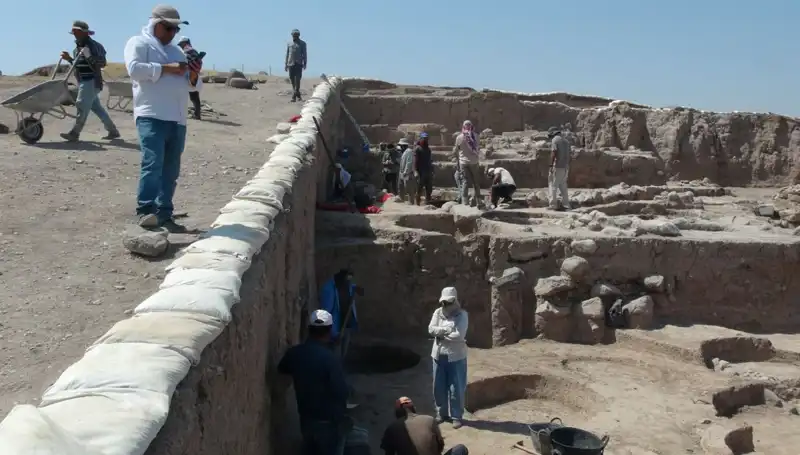 Kilis Oylum Höyük’te Sıcak Havalara Rağmen Kazı Çalışmaları Devam Ediyor!