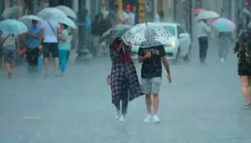 Meteoroloji'den Acil Uyarı: Yangın Bölgelerinde Rüzgar İstanbul'da Sağanak Yağmur Bekleniyor