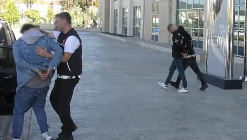 Uşak'ta Uyuşturucu Operasyonu: Dört Kişi Tutuklandı, Şok Detaylar Ortaya Çıktı