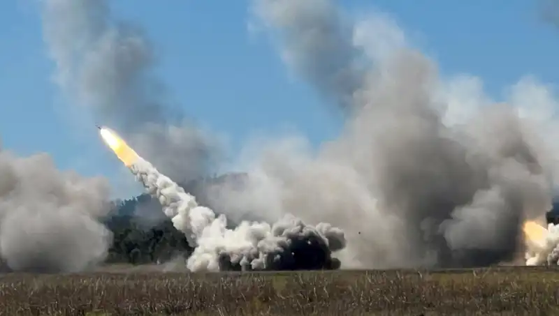 Avustralya'nın En Büyük Askeri Tatbikatında Devrim Niteliğinde İlk: HIMARS Atışı!
