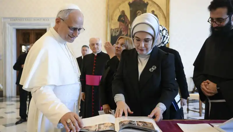 Emine Erdoğan ve Papa Leo: Gazze'deki İnsani Kriz ve Çözüm Arayışları