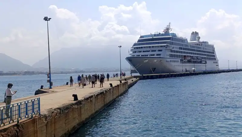 ABD'li Turistlerin Alanya Macerası: Kruvaziyer Yolculuğu Başladı