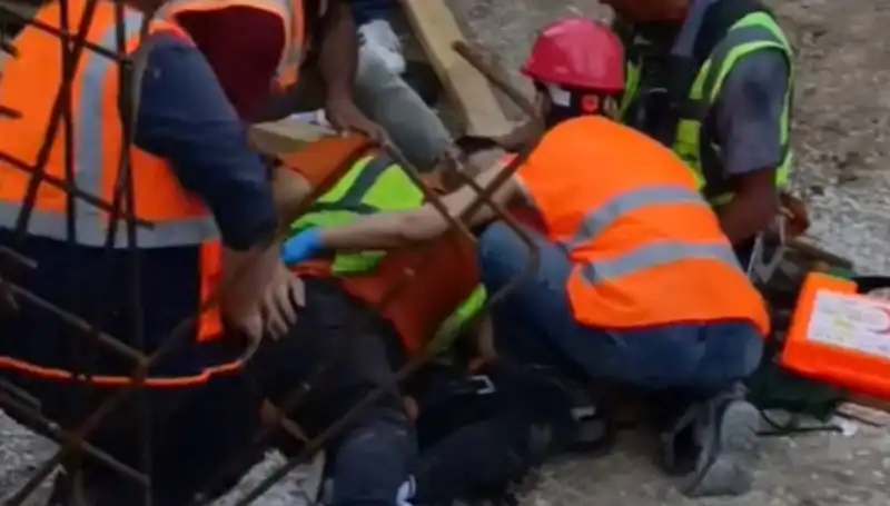 Adana'da İnşaatta Güvenlik Kazası: İki İşçi Yaralandı, Detaylar Ortaya Çıktı