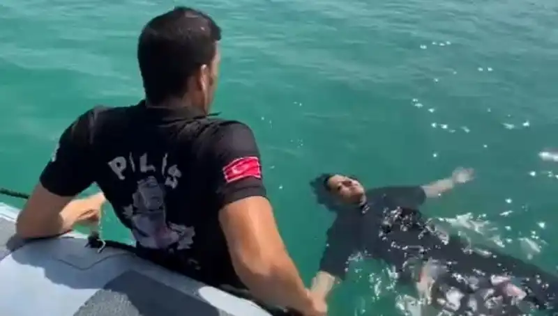 Baraj Gölüne Düşen Kadını Gemi Adamları Nasıl Kurtardı?