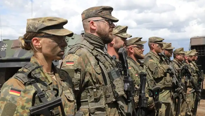 Almanya, Rus Askeri Varlığına Karşı Sınırlarına Asker Gönderiyor
