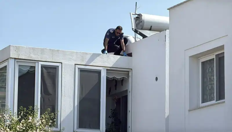 Bodrum'da Çatıdan Düşen Emekli Polis Tüm Türkiye'yi Yasa Boğdu
