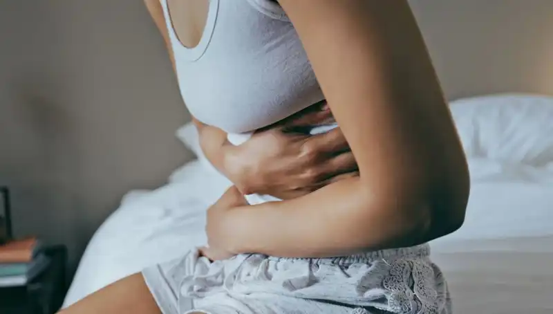 22 Yaşında Bağırsak Kanseri: Gözden Kaçan Belirtiler ve Sonuçları