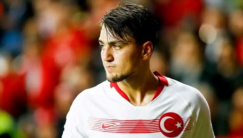 Beşiktaş, Milli Futbolcuyla Görüşmelere Başladı: İlk Yanıt Ne Olacak?