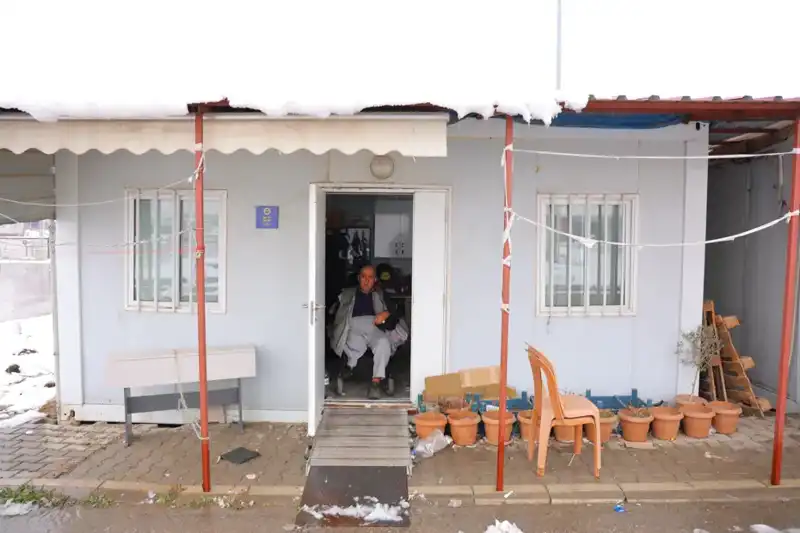 Depremin 6. Gününde Hayata Dönen Kahraman: Kolunu ve Bacağını Kaybetti Ama Pes Etmiyor