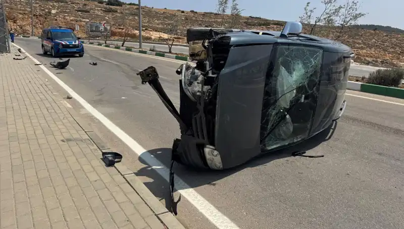 Kilis’te Ticari Araç Devrildi, 4 Kişi Yaralandı